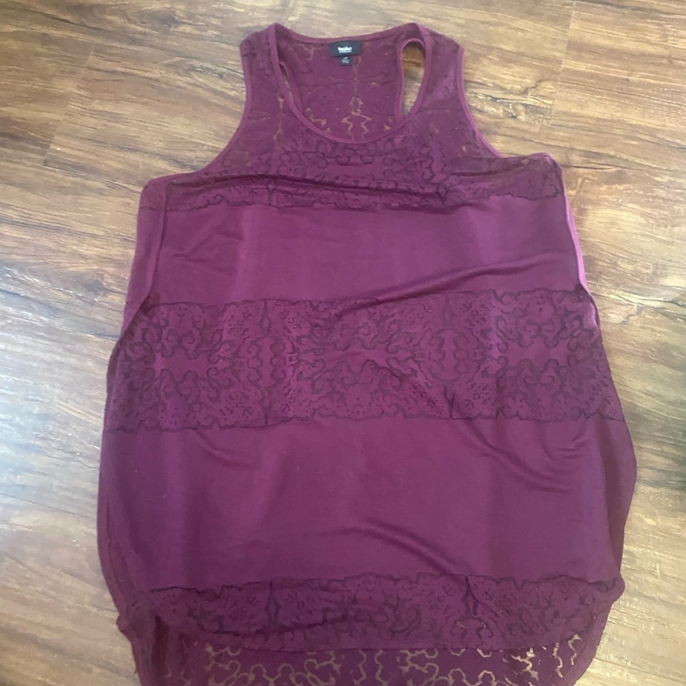 Dressy tank, beautiful fuchsia color with lace details.